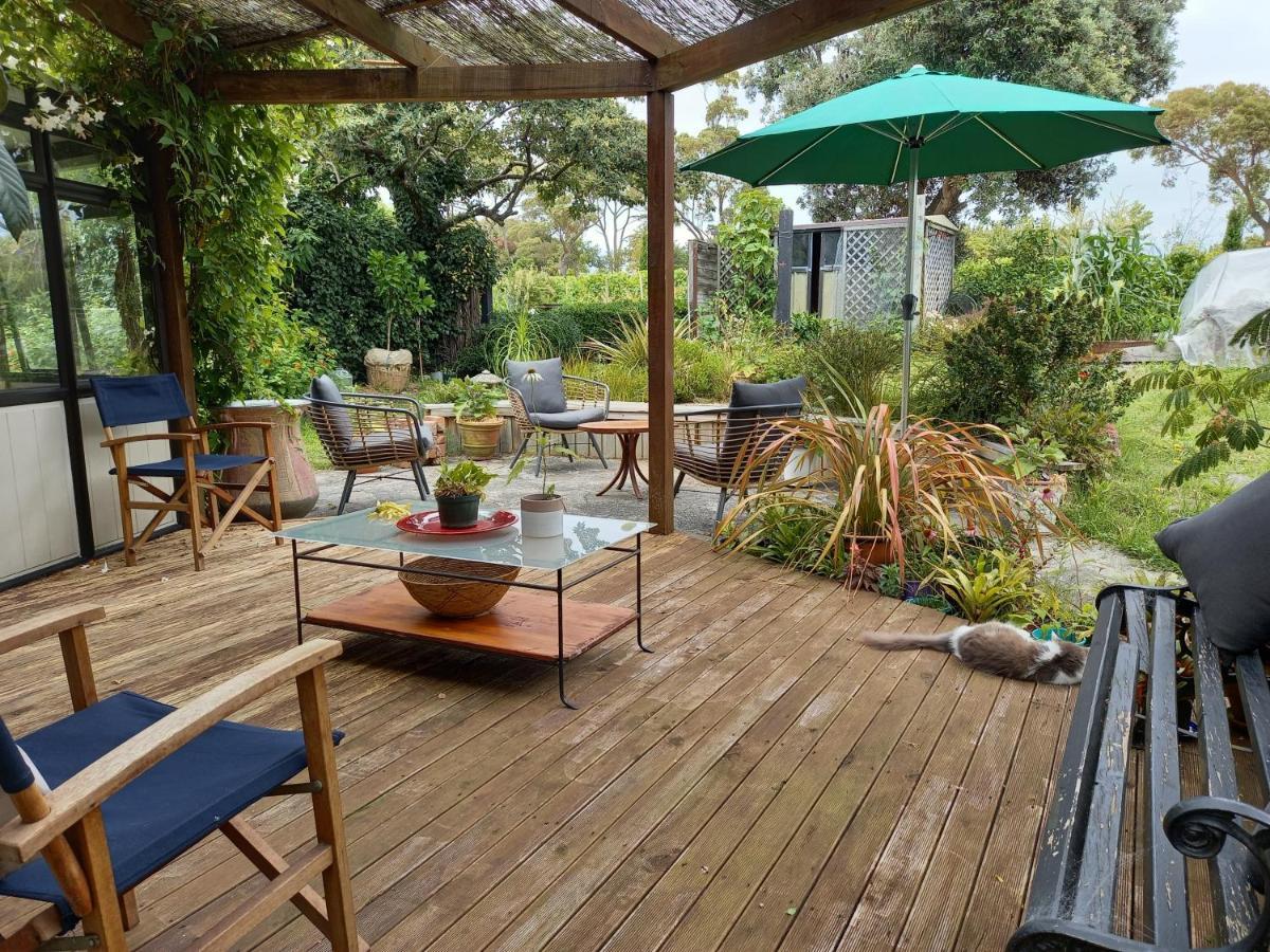 Bed and Breakfast Birds Eyes Te Awanga Экстерьер фото